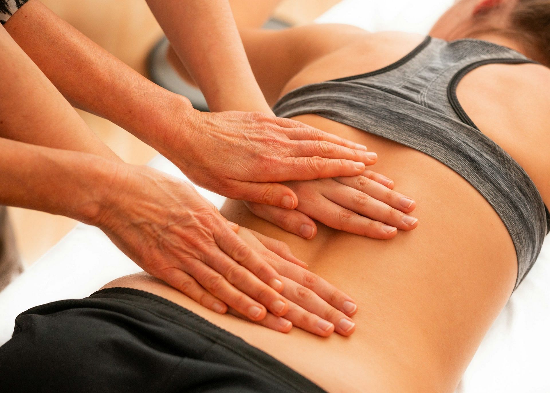 Hip pain after childbirth (Image via Unsplash/Benjamin)